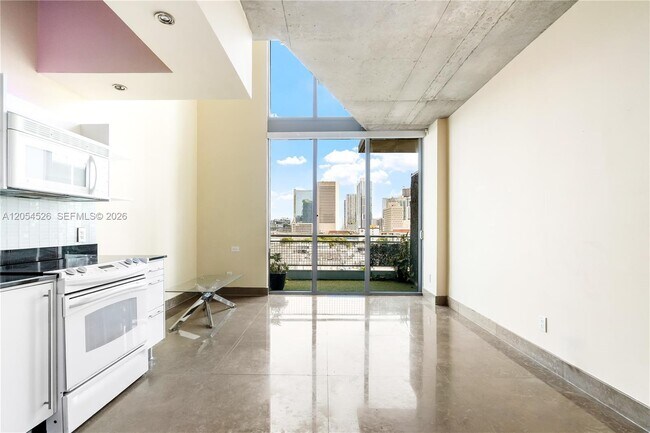 Photo - 690 SW 1st Ct Unidad 1019