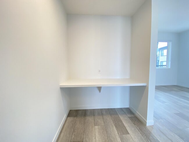 Photo - 6505 Country Hills Blvd NE