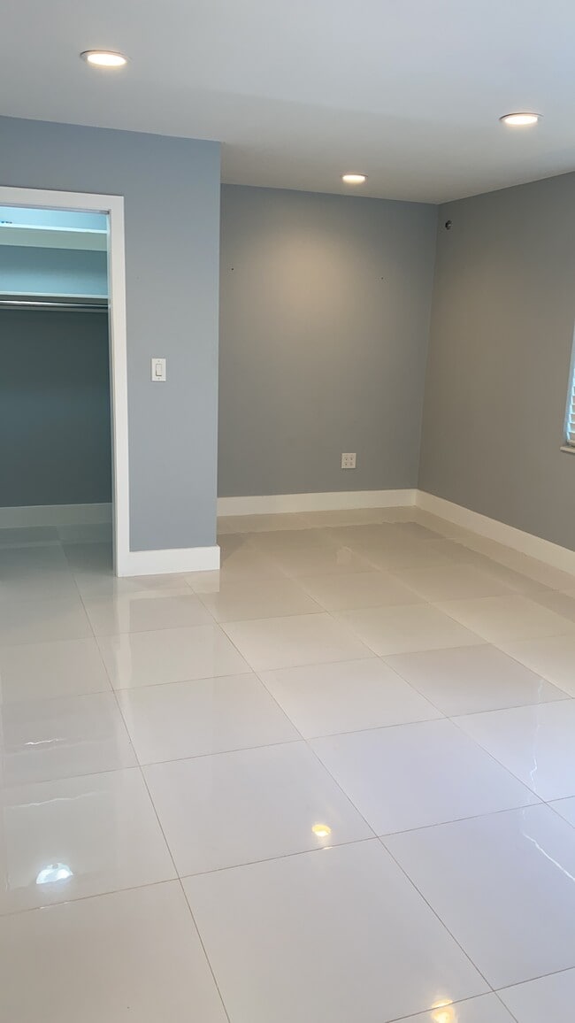 Photo - 20421 SW 104th Ct Unidad EFFICENSE