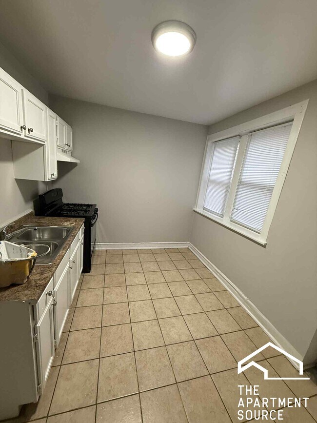 Photo - 6304 N Oakley Ave Unit 1