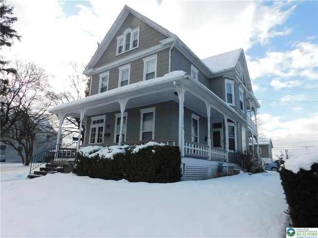 Photo - 300 S 9th St