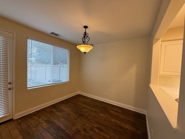 Photo - $675 Off First month's Rent - Cute Townhome near Camarillo High School