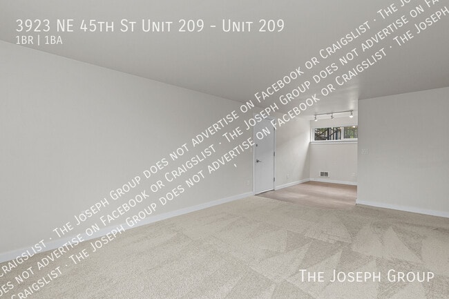 Photo - 3923 NE 45th St Unit 209