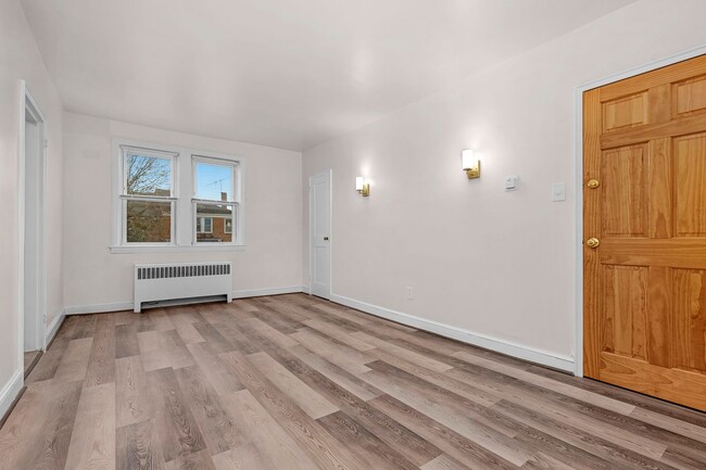 Building Photo - 3706 W Franklin St Unit 3706 W Franklin St #2