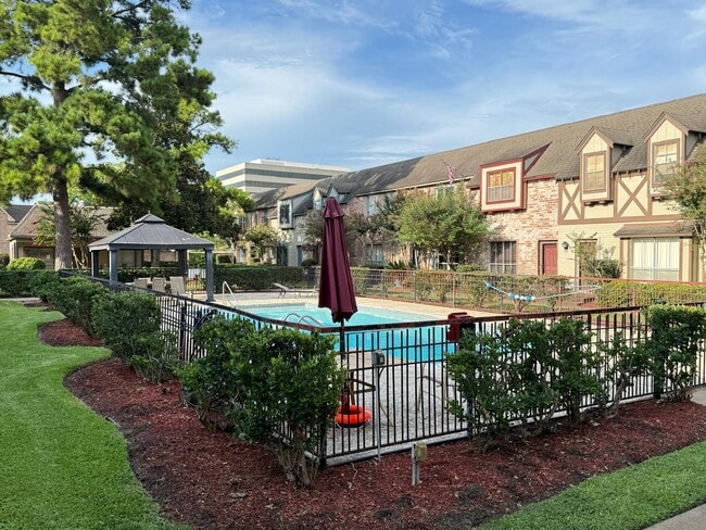 Photo - 14719 Barryknoll Ln Unidad 56