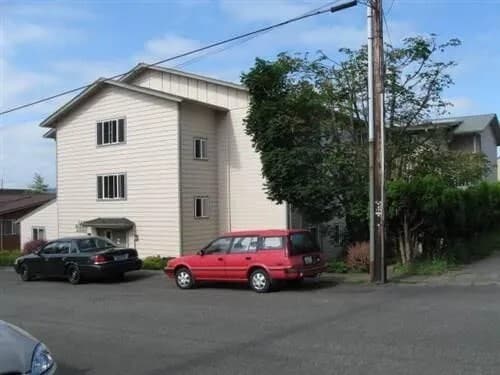 Photo - 141 S River St