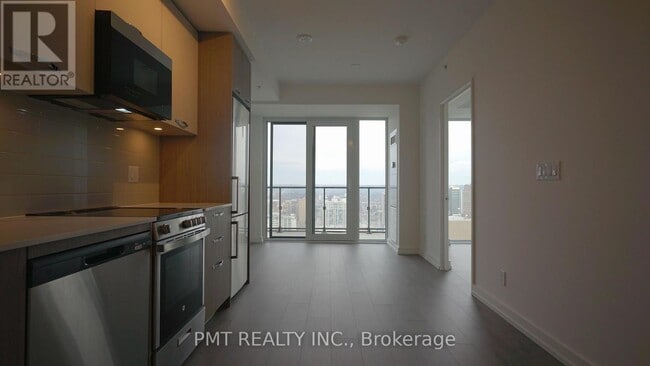 Photo - 75 James St S Unit 3101