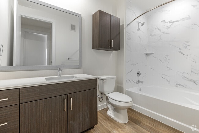 2BR, 2BA - 1,084SF - Bathroom