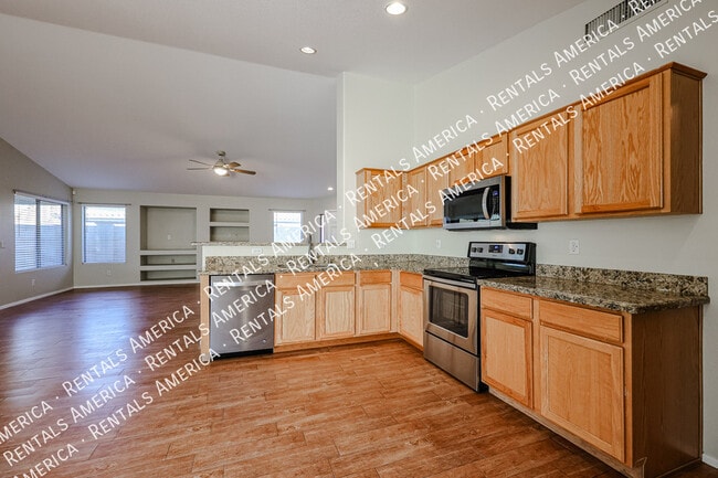 Photo - 658 S 110th Pl