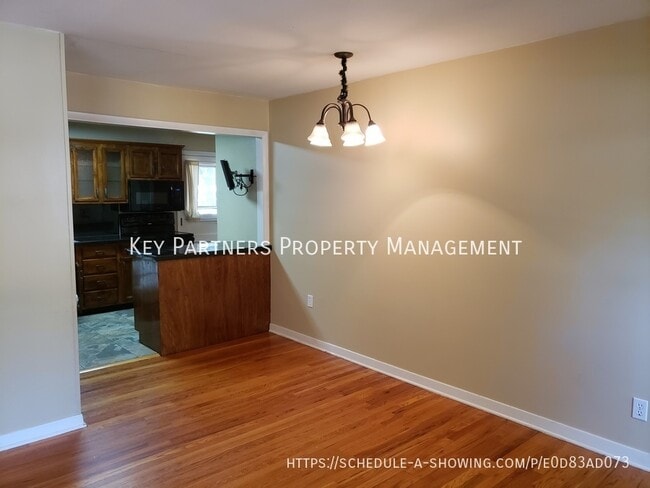 Photo - 7132 Newton Dr