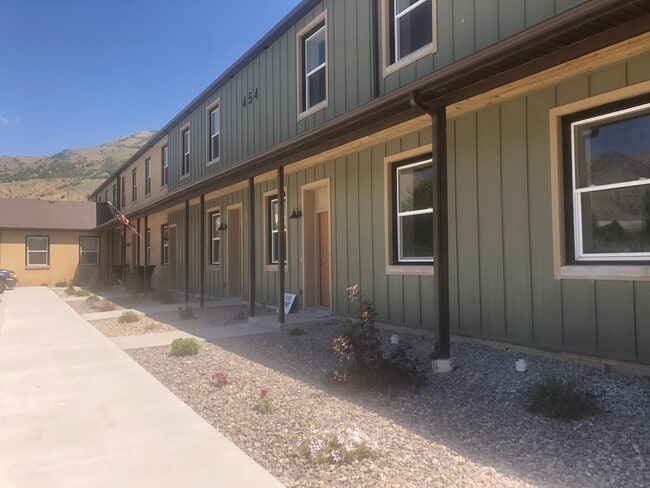 outside of Building - 454 E 850 S Townhome
