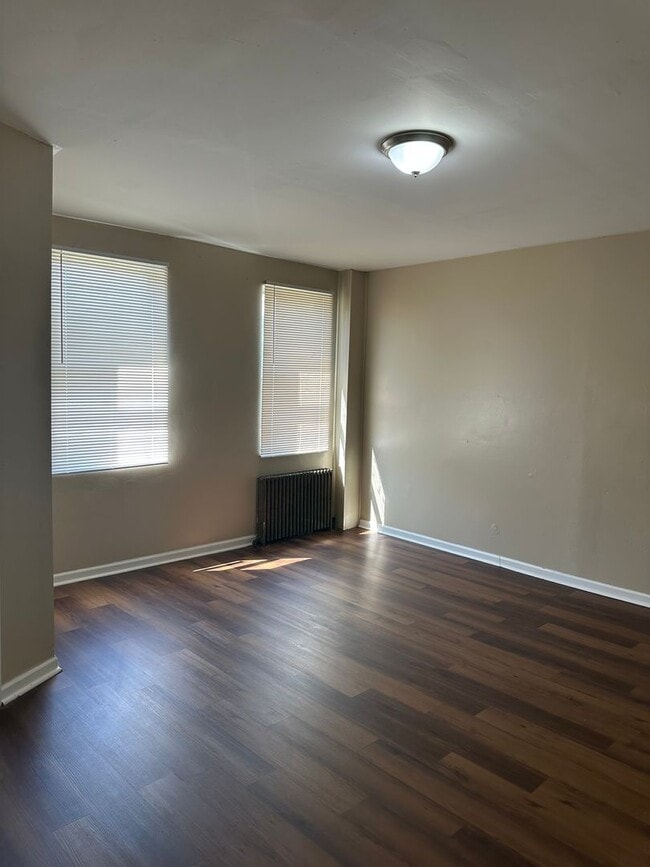 Photo - 2927 Edison Hwy Unidad B