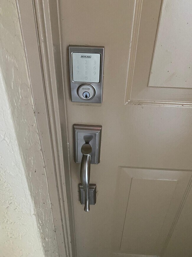 Photo - 2100 Greenview Shores Blvd Unidad 518