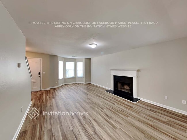 Photo - 235 Lakeside Point