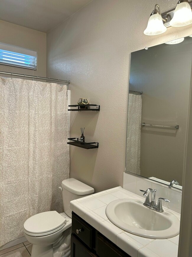 Photo - 4366 Strathmore Pl
