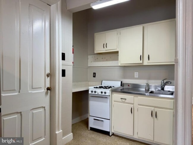 Photo - 2011 N 3rd St