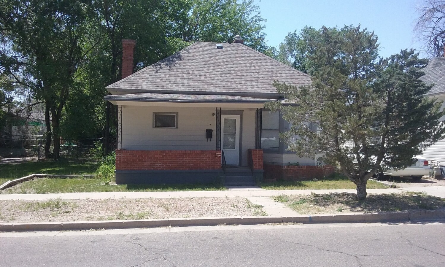 2 Bed 1 Bath Single Family Home 900/month! - 2 Bed 1 Bath Single Family Home 900/month!