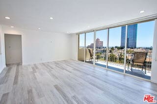 Photo - 2170 Century Pk E