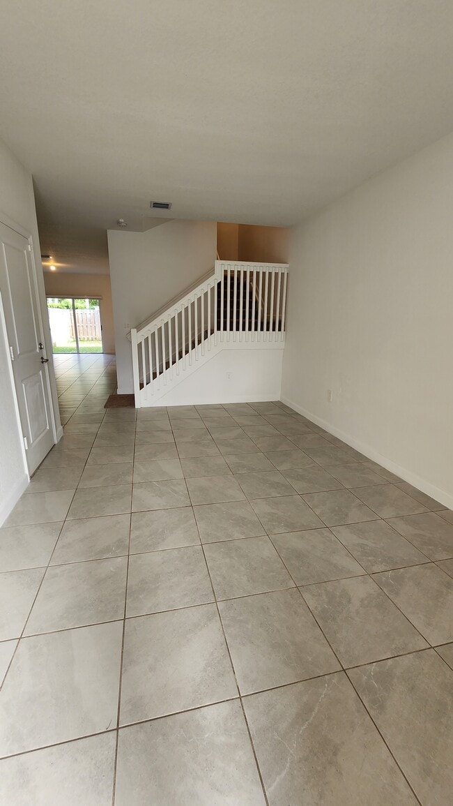 Photo - 1041 SE 27th Ter