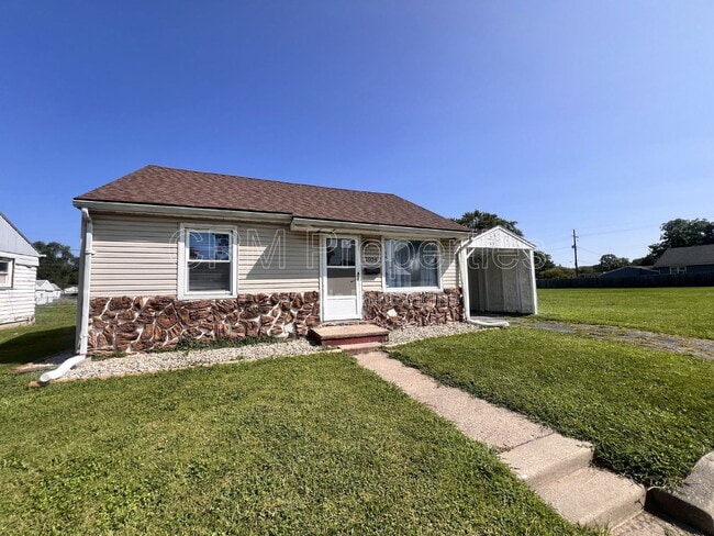 Building Photo - 1034 E Elm St