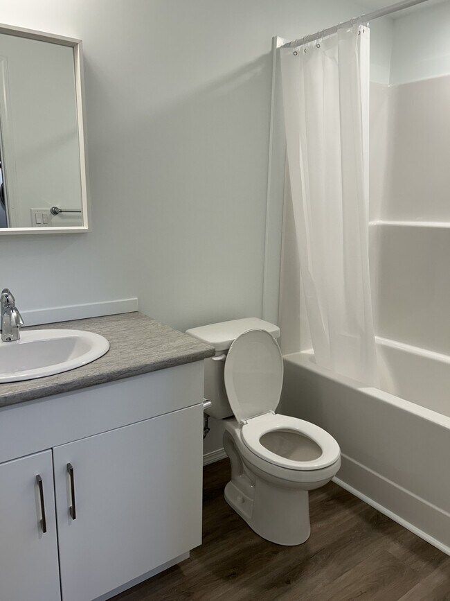 Photo - 5915-5119 119 Ave Unit Upper - G1