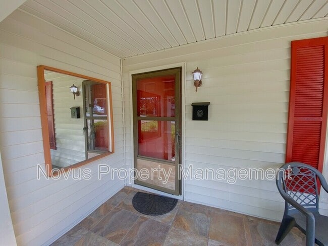Photo - 136 Watson St