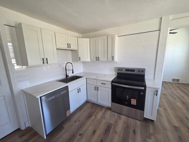 Building Photo - 1812 S 7th St