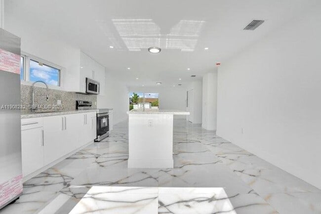 Photo - 16315 SW 107th Ave