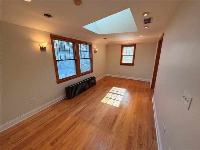 Photo - 67 Pembroke St