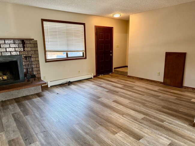 Photo - 1624 Azalea Dr