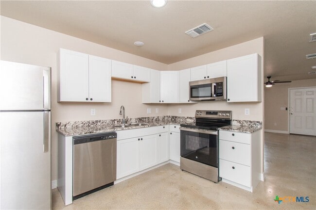 Photo - 806 White Meadow Ln