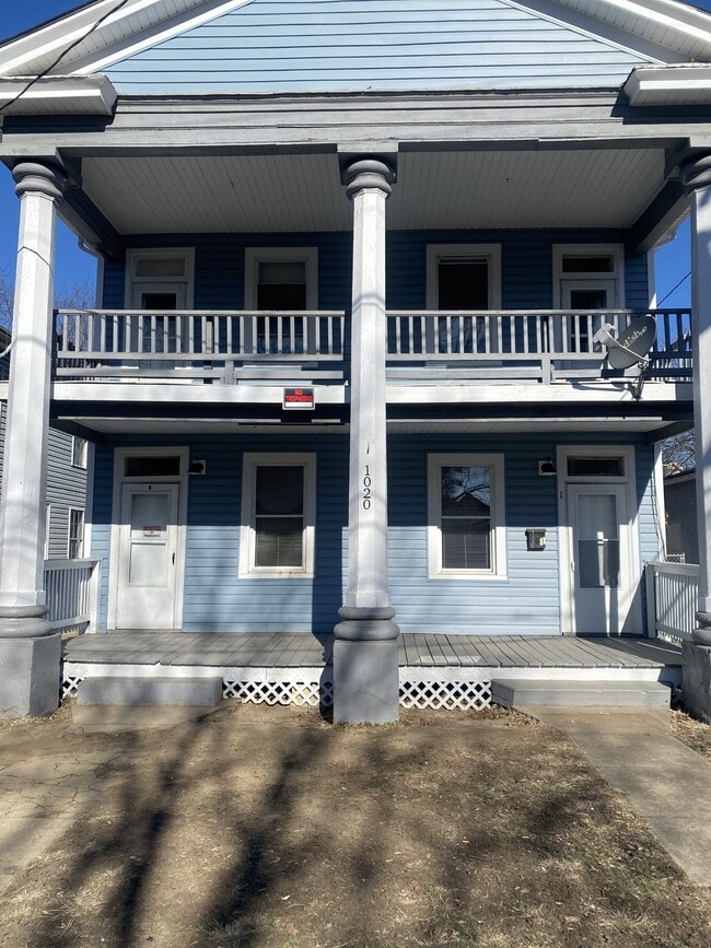 Building Photo - 1020 Jamison Ave SE Unit 3