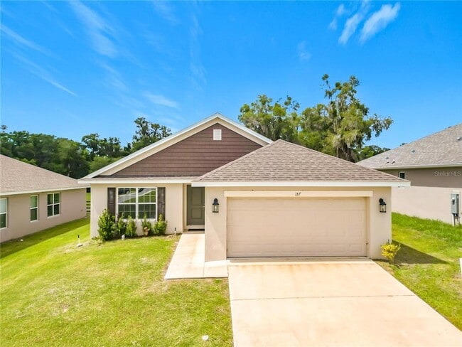 187 NW 45th Loop