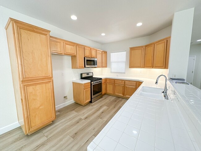 Photo - COMING SOON!  Sienna Ridge 3 Bedroom Home for Rent in Canyon Country!