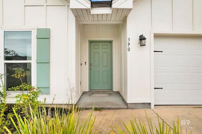 Photo - 390 Gemini St