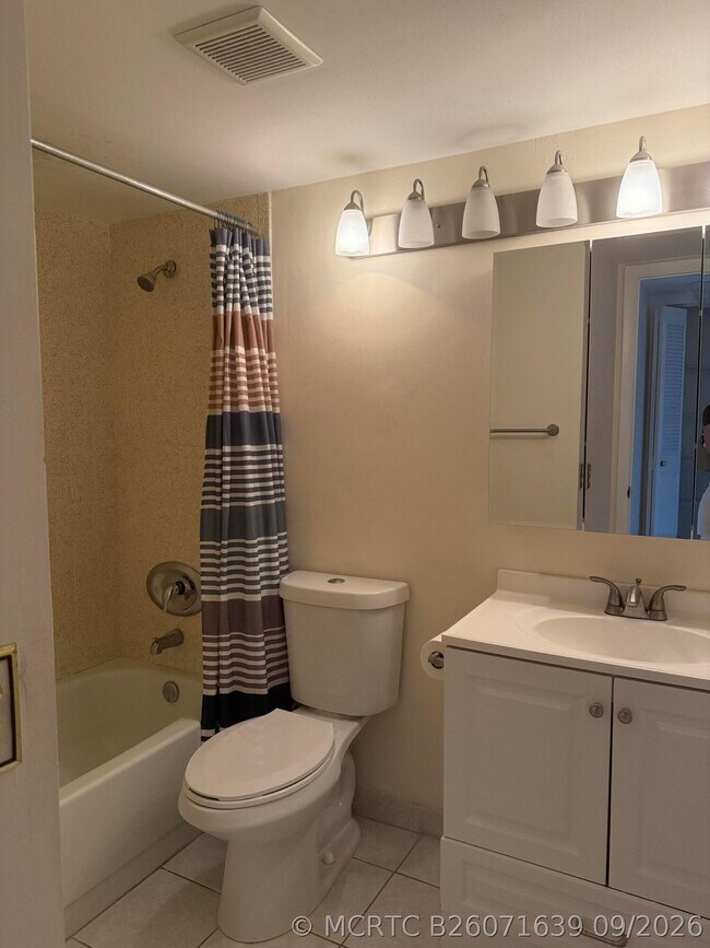 102 Lake Pine Cir Unidad C-2