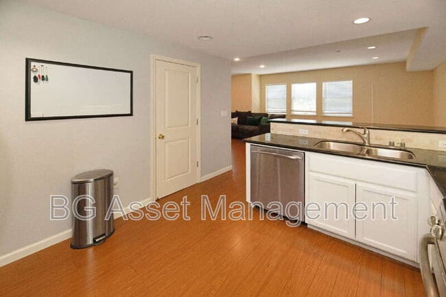Photo - 1653 Northshore Dr