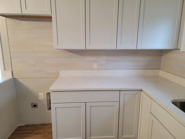 Photo - 1196 Thorndale Dr