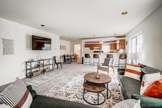 Photo - 104 E Chester St