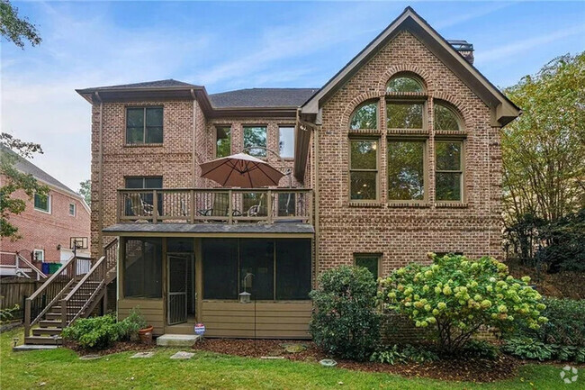 Building Photo - 2262 Meadowvale Dr NE Rental