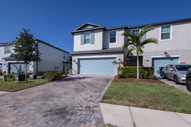 Photo - Gorgeous 3-Bed/2.5-Bath Townhome in Treves...