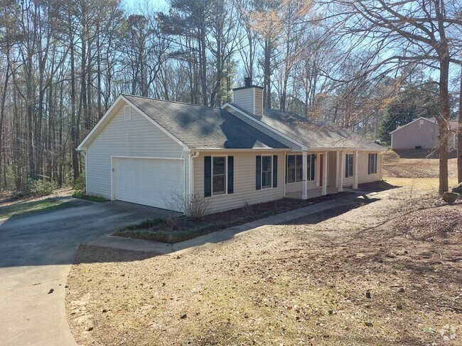 Building Photo - Lower Fayetteville Rental