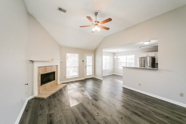 Photo - 165 Garden View Dr