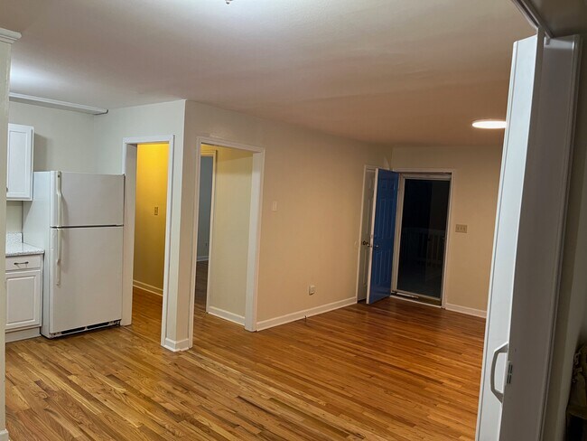 Photo - 4217 Colebrook Rd