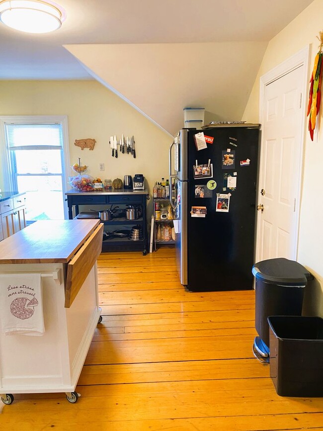 Photo - 74 Woodbine St