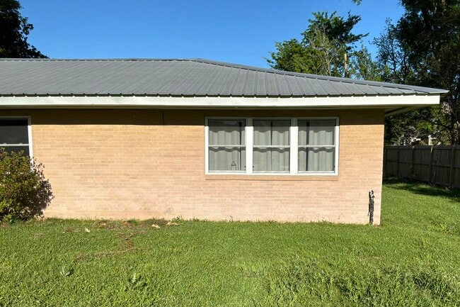 Photo - 165 S Donmoor Ave