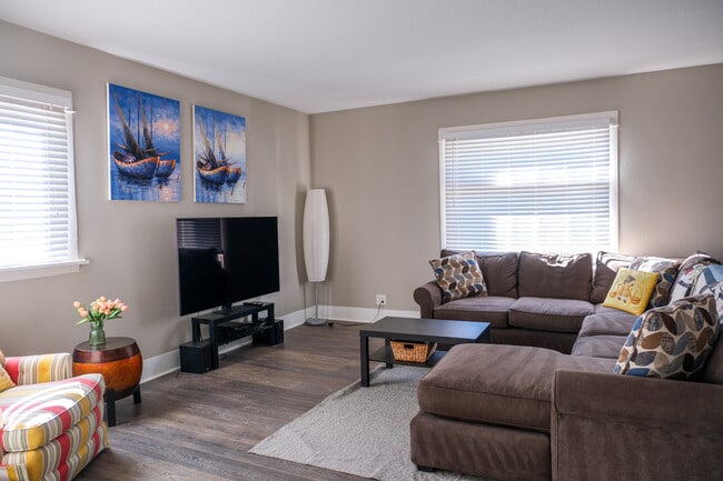 Photo - 5530 N Haight Ave