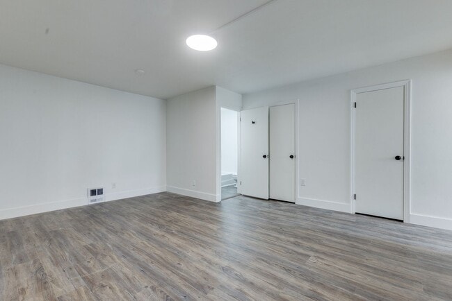 Photo - 732 E Warrington Ave Unidad 2nd Floor Front