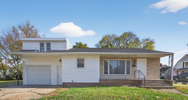 Building Photo - 336 Smith St