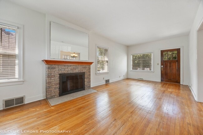 Photo - 826 N Center St